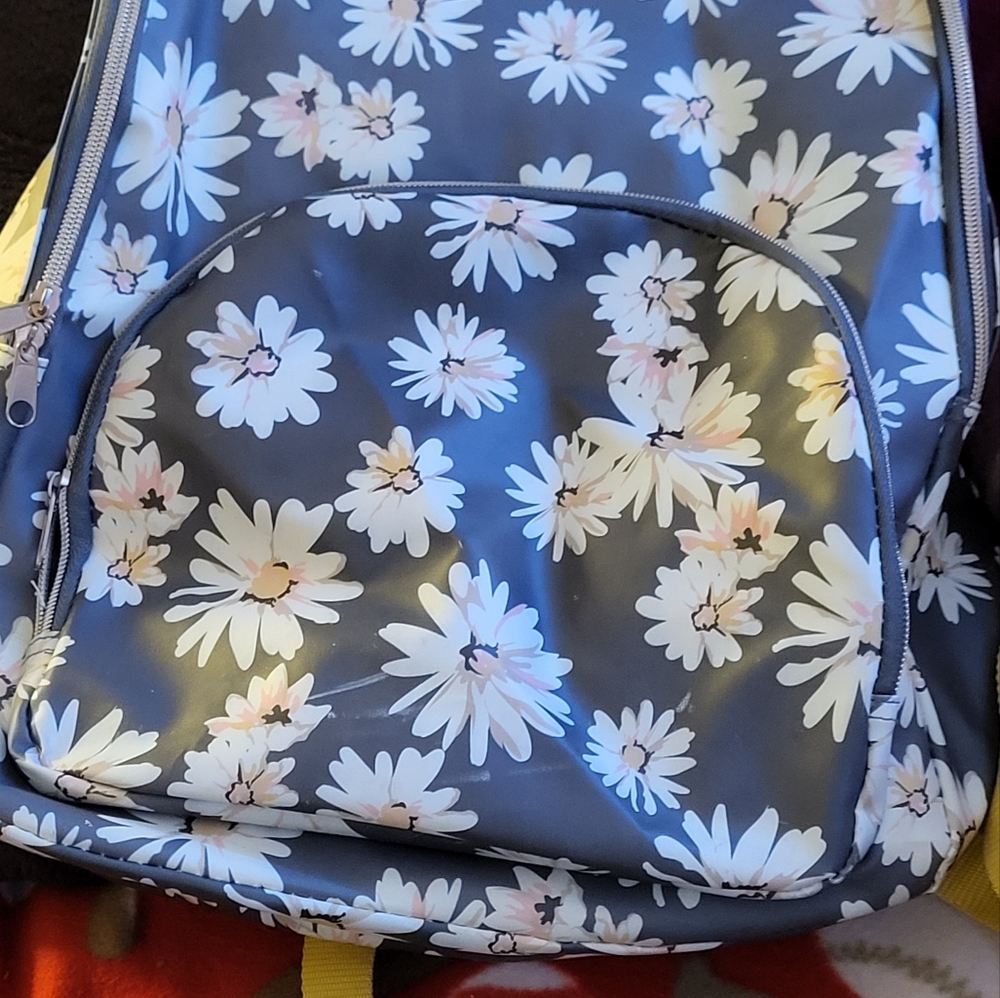 Daisy backpack super cute - Picture 6 of 6